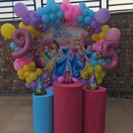 ديكور بالونات شكل برنسيس لاعياد ميلاد تنظيم شركه هابي كرنفال لتنظيم الحفلات واعياد ميلاد الاطفال متاح تنفيذ اي تصميم مطلوب لدينا قسم متخصص في ديكور البالونات