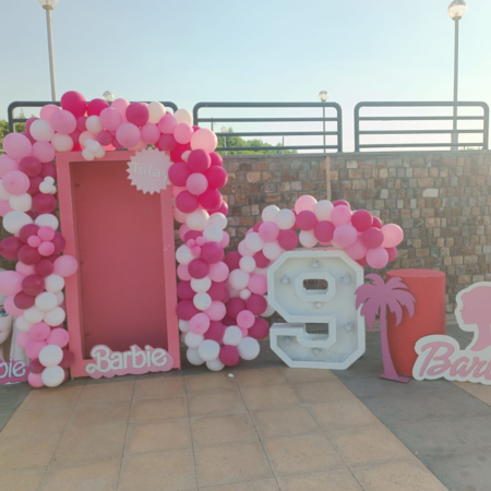 ديكور بالونات شكل باربي لاعياد ميلاد تنظيم شركه هابي كرنفال لتنظيم الحفلات واعياد ميلاد الاطفال متاح تنفيذ اي تصميم مطلوب لدينا قسم متخصص في ديكور البالونات