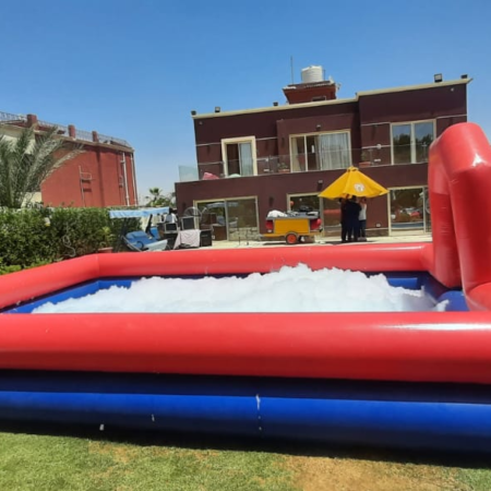 فوم بارتي علي المياه تستخدم في حفلات اعياد الميلاد وحفلات الفن داي متوفر اكبر تشكيله من العاب النفخ المائيه هابي كرنفال لتنظيم الحفلات