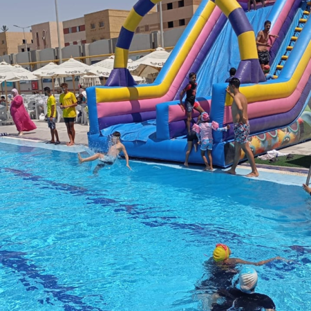 زحليقه نفخ علي المياه تستخدم في حفلات اعياد الميلاد وحفلات الفن داي متوفر اكبر تشكيله من العاب النفخ المائيه هابي كرنفال لتنظيم الحفلات