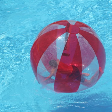 كور علي المياه سعر الكوره الواحده تستخدم في حفلات اعياد الميلاد وحفلات الفن داي متوفر اكبر تشكيله من العاب النفخ المائيه هابي كرنفال لتنظيم الحفلات