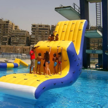 الميزان علي المياه  سعر المركب الواحد تستخدم في حفلات اعياد الميلاد وحفلات الفن داي متوفر اكبر تشكيله من العاب النفخ المائيه هابي كرنفال لتنظيم الحفلات