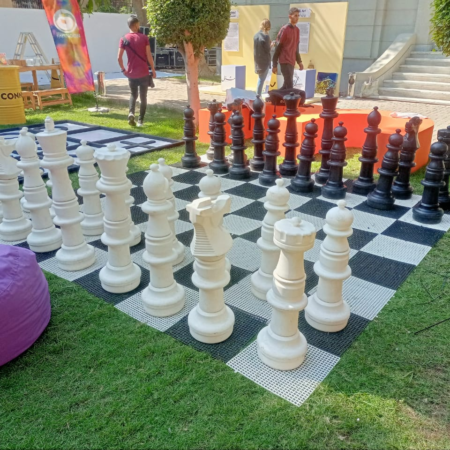 شطرنج مناسبه لحفلات الفن داي وحفلات الشركات واعياد الميلاد والفن داي شركه هابي كرنفال لتنظيم الحفلات بتوفر جميع العاب النفخ ومتوفر العاب نفخ لحفلات الشركات الترفيهيه