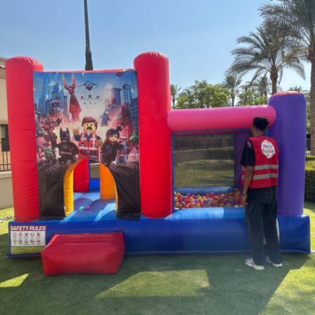 بيت كور ( متاح تغيير الشكل ) مناسبه جدا لحفلات اعياد الميلاد وحفلات الاطفال والفن داي شركه هابي كرنفال لتنظيم الحفلات بتوفر جميع العاب النفخ