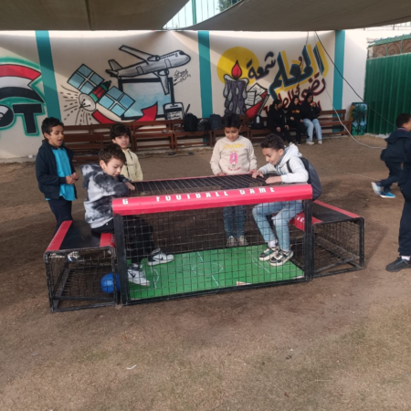 لعبه ميني فوتبول مناسبه لحفلات الفن داي وحفلات الشركات واعياد الميلاد والفن داي شركه هابي كرنفال لتنظيم الحفلات بتوفر جميع العاب النفخ ومتوفر العاب نفخ لحفلات الشركات الترفيهيه