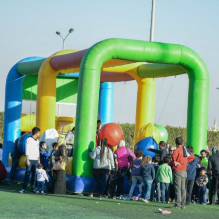 جلادليتور مناسبه لحفلات الفن داي وحفلات الشركات واعياد الميلاد والفن داي شركه هابي كرنفال لتنظيم الحفلات بتوفر جميع العاب النفخ ومتوفر العاب نفخ لحفلات الشركات الترفيهيه